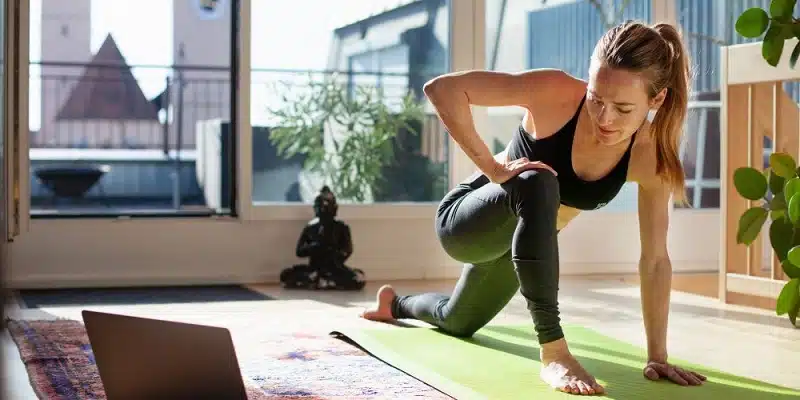 Comment améliorer sa condition physique grâce à des exercices simples à faire chez soi