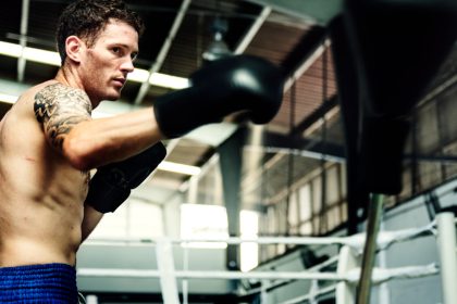 Muay thaï : pourquoi de plus en plus de Français se mettent à la boxe thaï ?